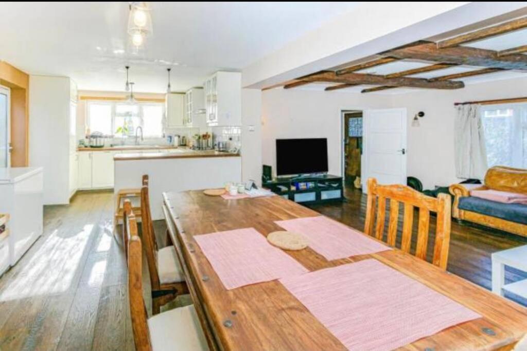 Lovely Cottage In The Heart Of Shirley- Croydon Ngoại thất bức ảnh