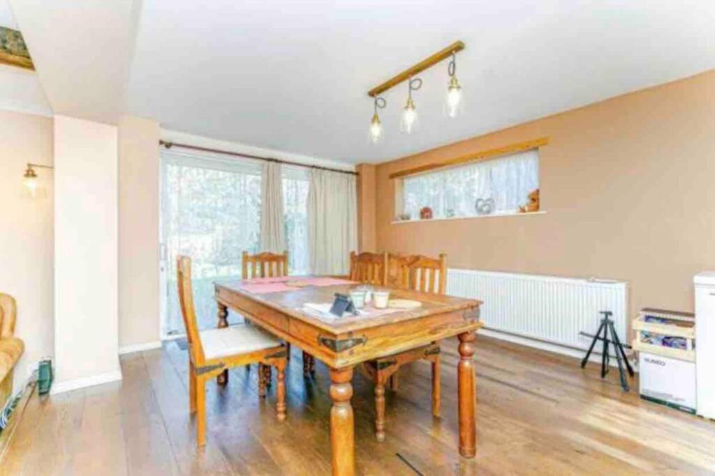 Lovely Cottage In The Heart Of Shirley- Croydon Ngoại thất bức ảnh